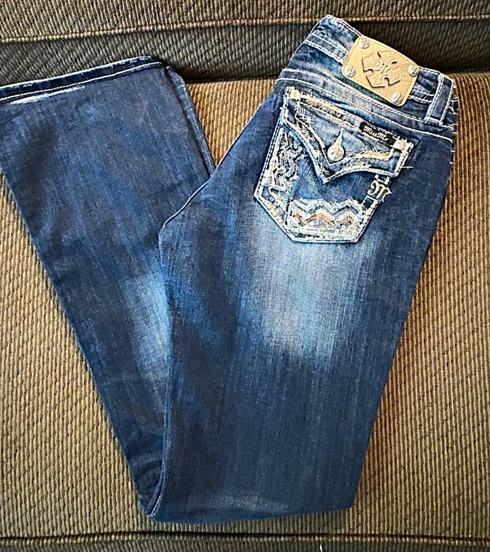 Miss Me Women’s Bootcut Jeans Medium Wash Blue Slim Low Rise Embroidered
